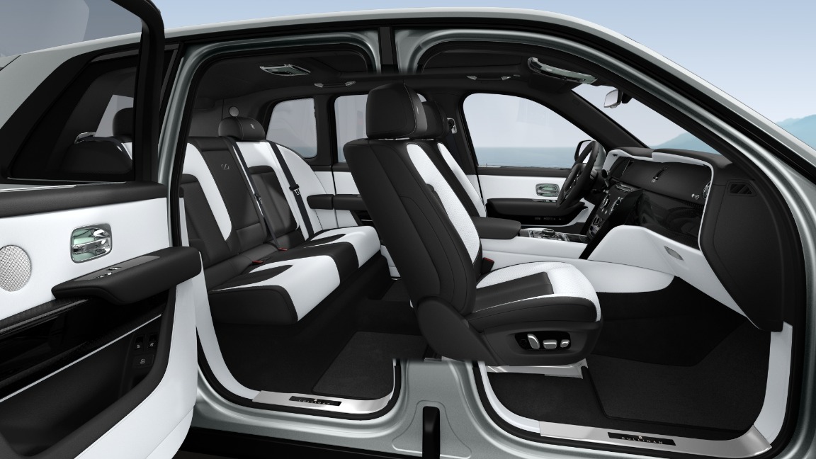 New 2023 Rolls-Royce Cullinan Black Badge For Sale (Sold