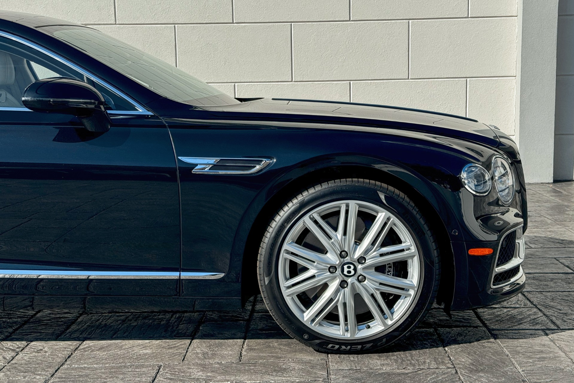Used 2023 Bentley Flying Spur V8 V8 For Sale ($206,350 Used 2023 Bentley Flying Spur V8 V8 For Sale ($206,350