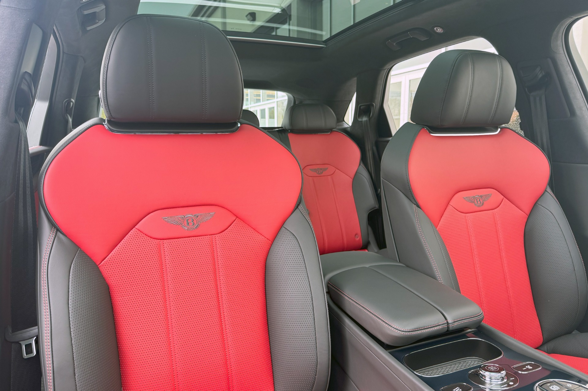 New 2024 Bentley Bentayga V8 For Sale ($197,900) | Bentley